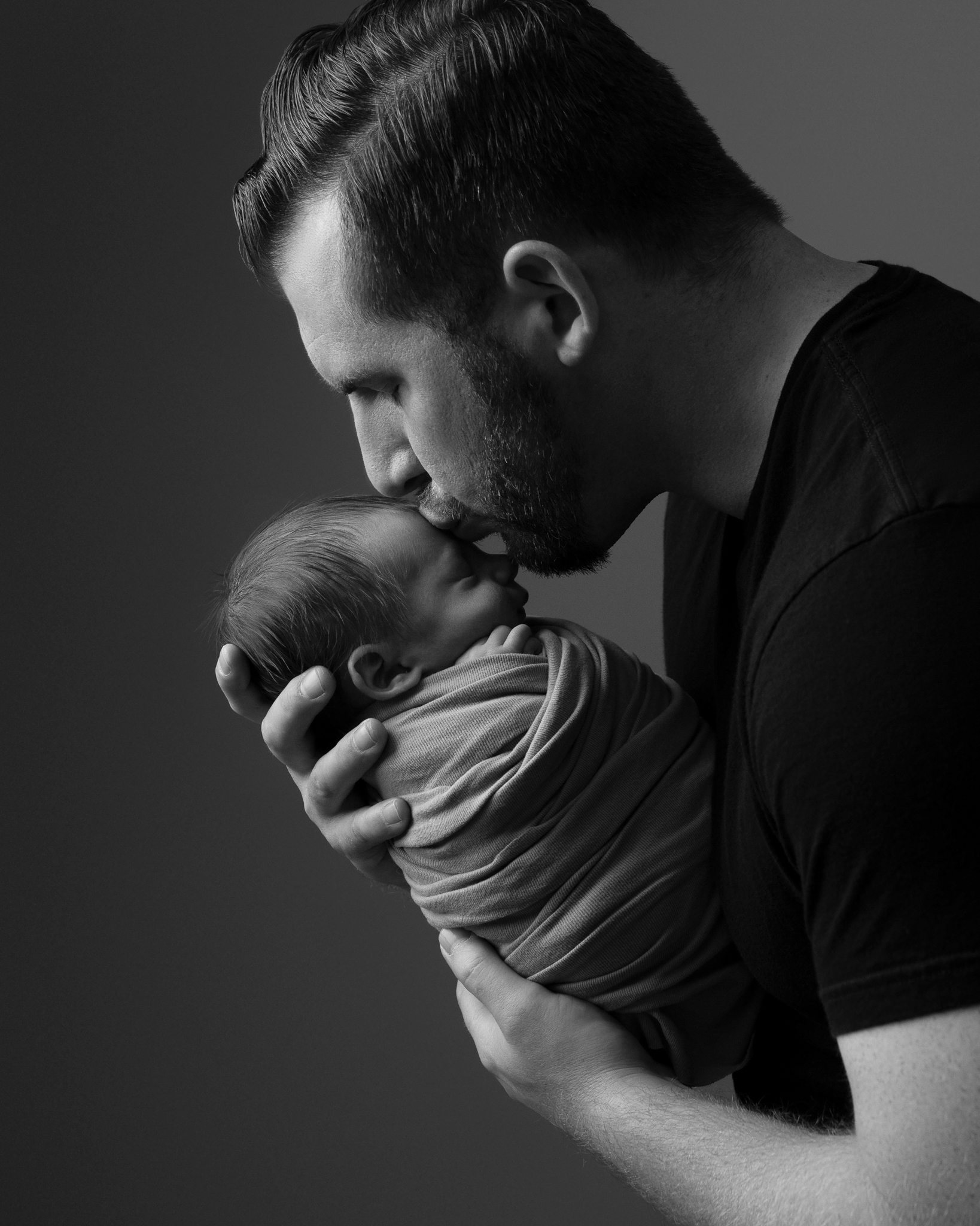 newborn father photo austin black white studio