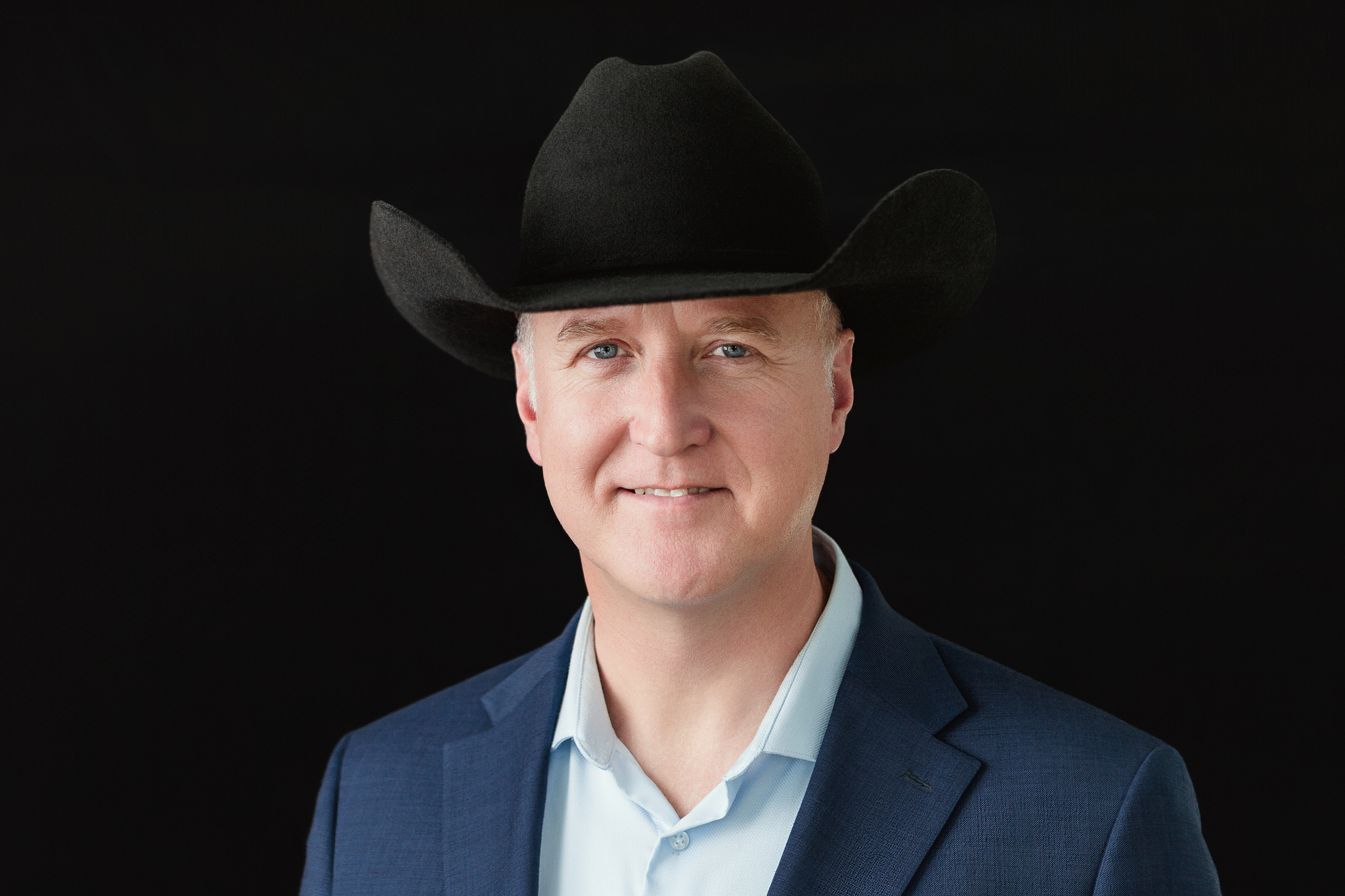 man cowboyhat executivebranding portrait web jasondelkou